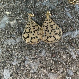 Gold tone filigree teardrop earrings